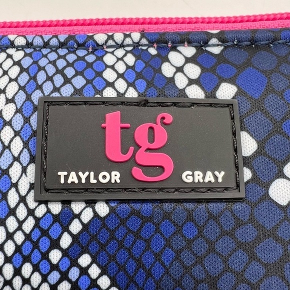 TAYLOR GRAY SARAH LARGE CARRYALL COSMETICS BAG BLUE SNAKESKIN PATTERN NWT - Picture 5 of 16